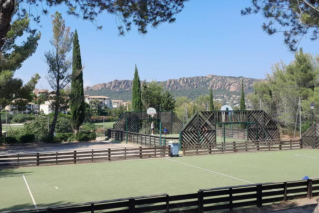 Dans Un Cadre D'Exception, Vue Mer Panoramique A Agay Cote D'Azur, Village Vacances Cap Esterel, T2 Avec Jardin, Golf, Climatisation, Wifi, 5 Piscines Saint-Raphael  Ngoại thất bức ảnh